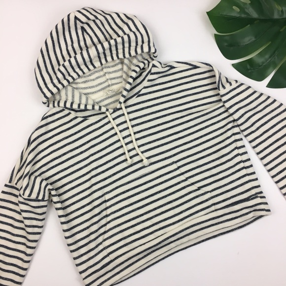 Forever 21 Tops - Forever 21 •Crop Striped Hoodie•